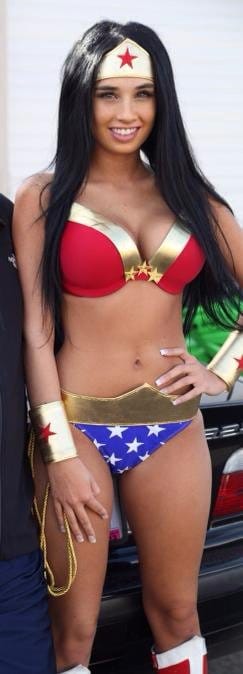 Paris Roxanne Wonder Woman 04