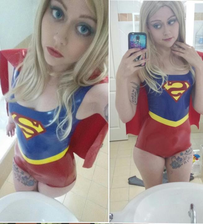 Supergirl in Latex Rubber Costume 01