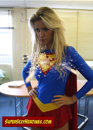 Superwoman Mob C06 Promo01