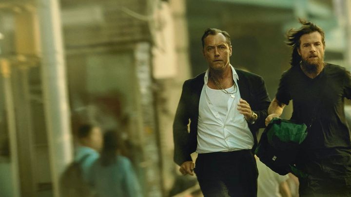 [231] »Grått grisigt crime-krogdrama i magiskt murrigt New York – Black Rabbit är en serie att bli besatt av«