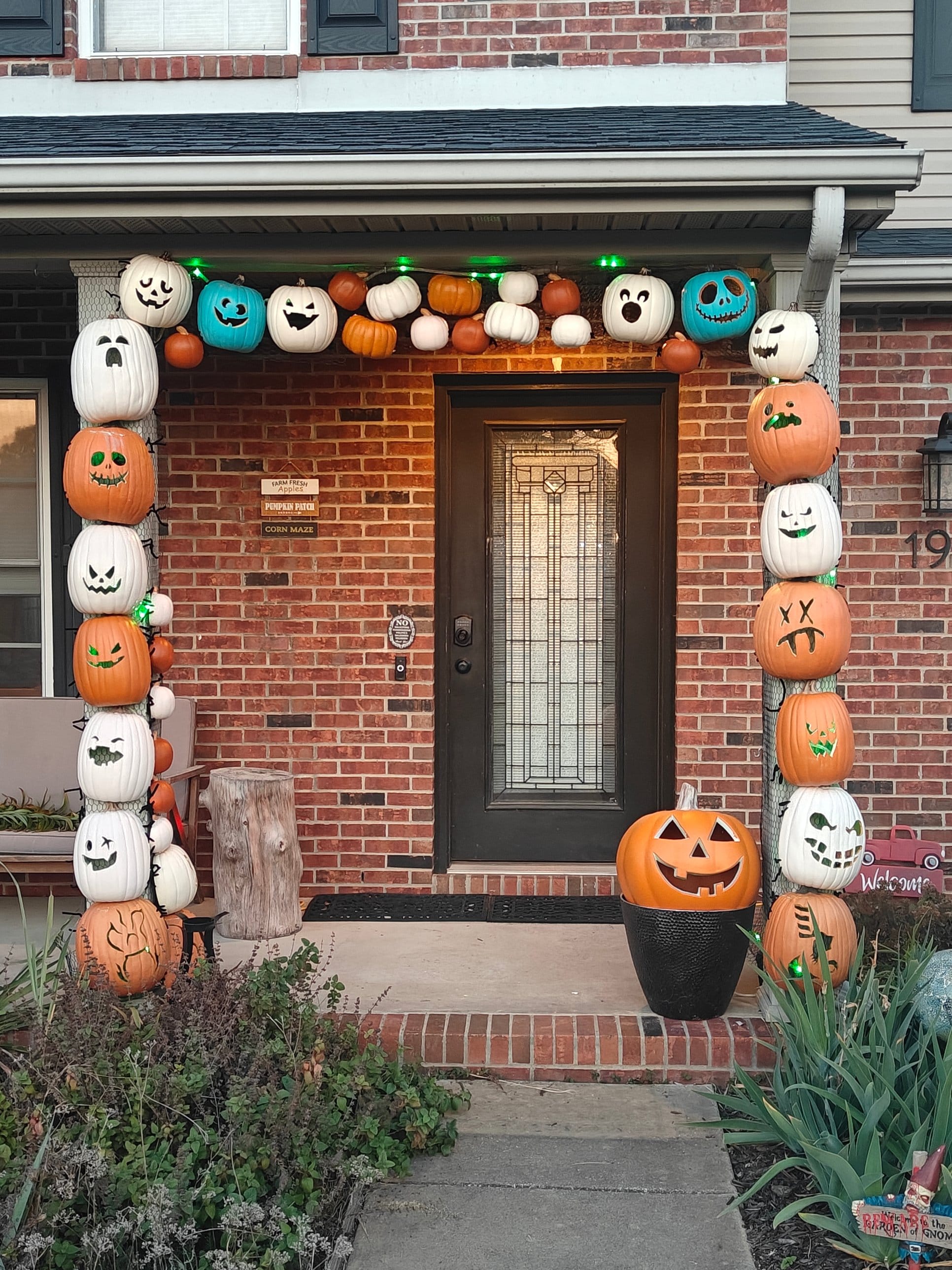 Ami Lynn's pumpkin arch