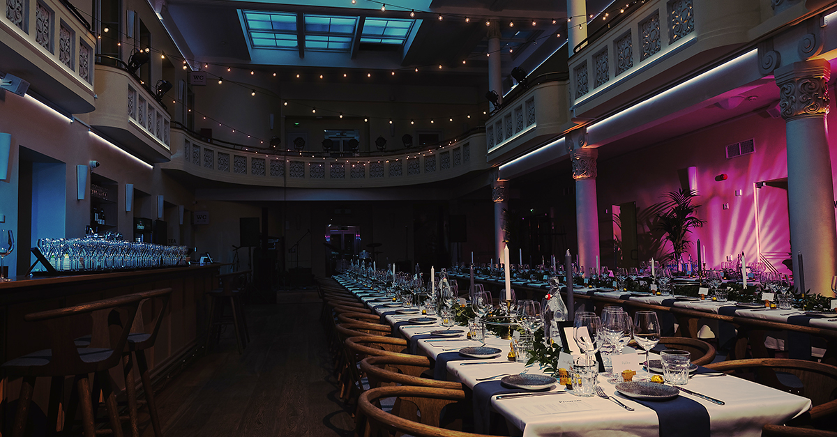 Pikkujoulut tulossa? Vältä 7 yleistä pikkujoulumokaa sekä vinkit onnistumiseen