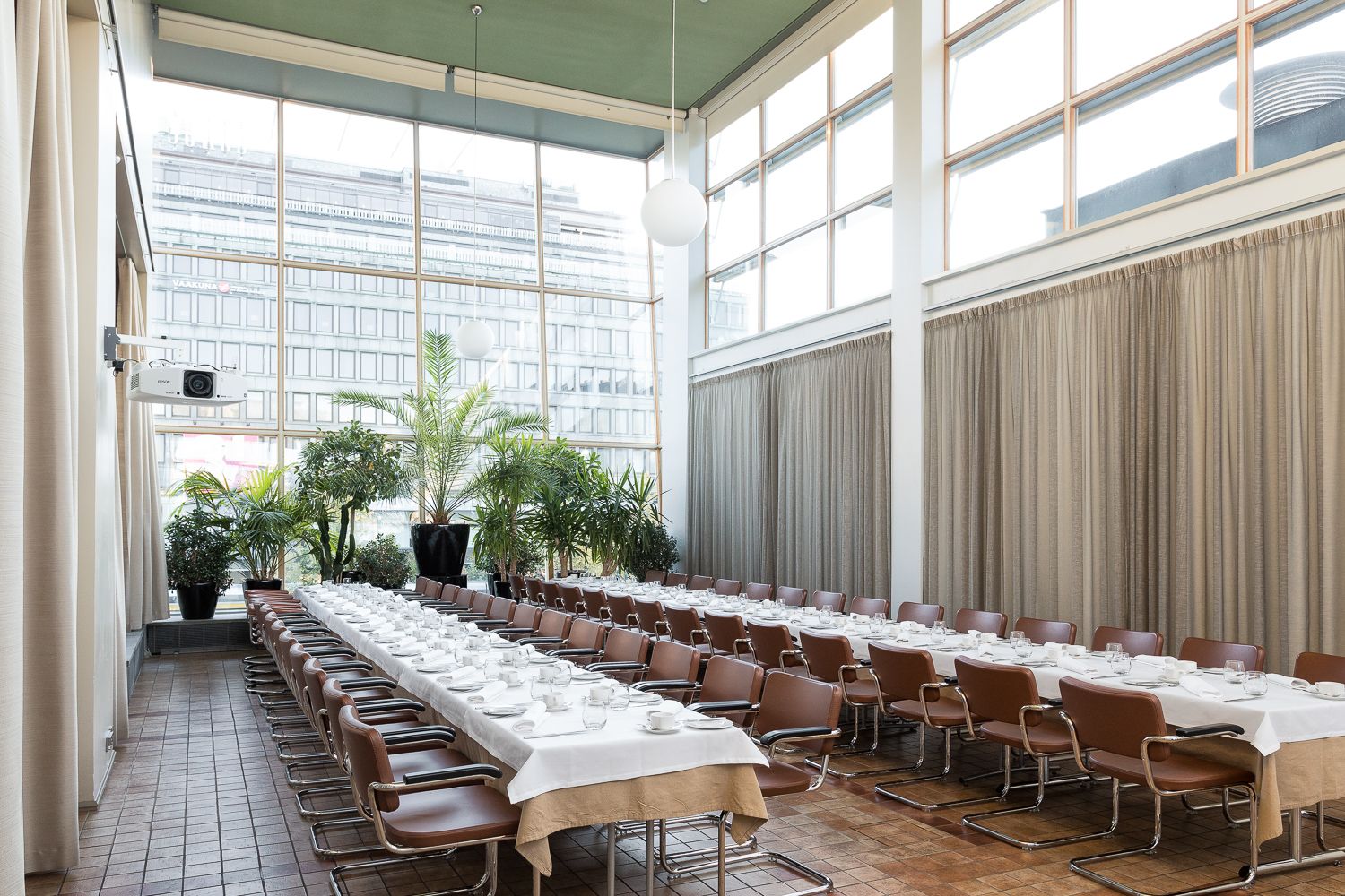 Ravintola Lasipalatsi / Palmuhuone - häätila Venuu.fi