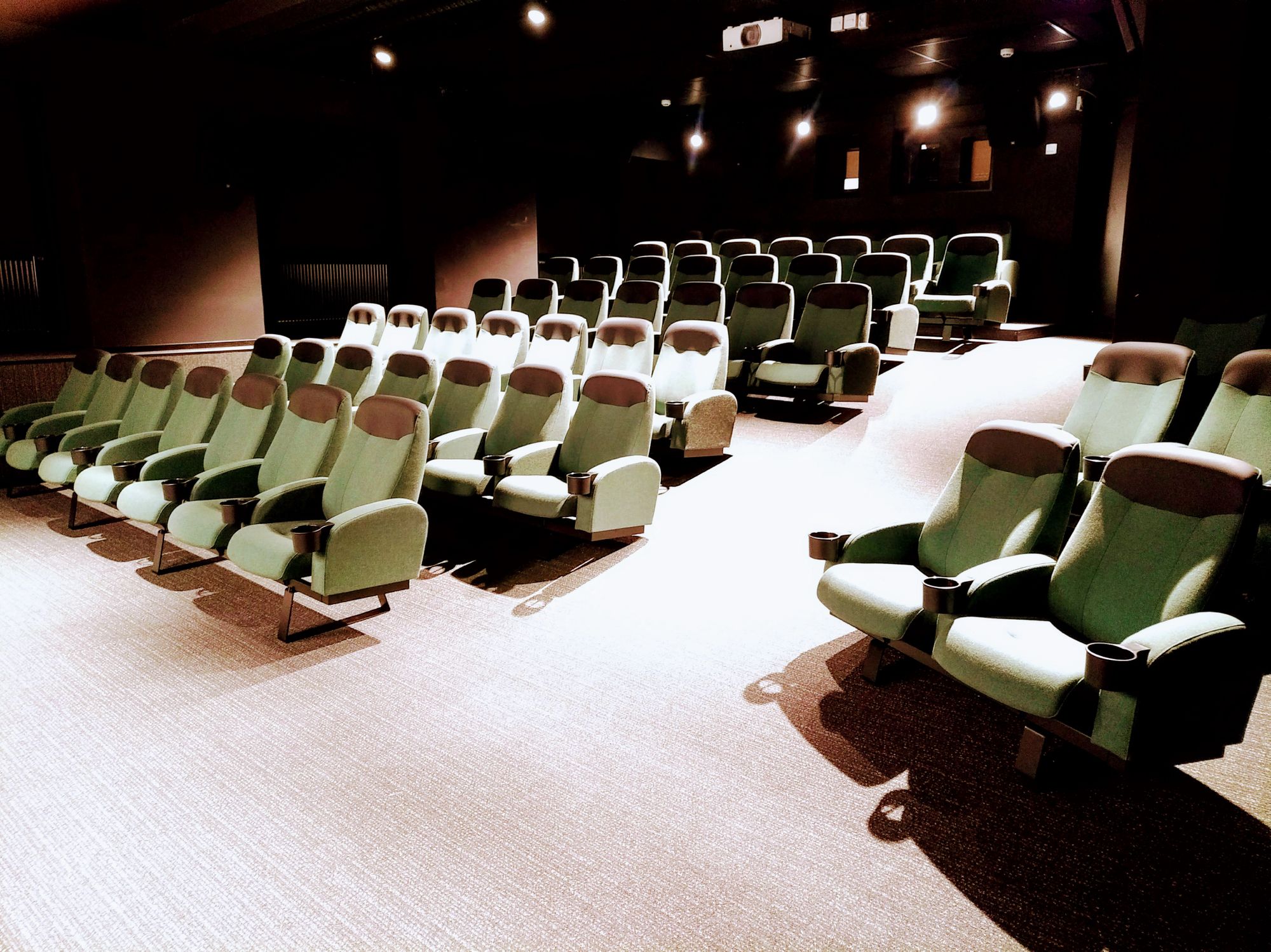 Kino Engel - juhlatila yritysjuhliin / Venuu.fi