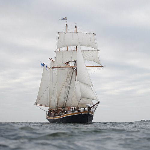 Purjelaiva m/aux Svanhild - veneet ja laivat juhliin / Venuu.fi