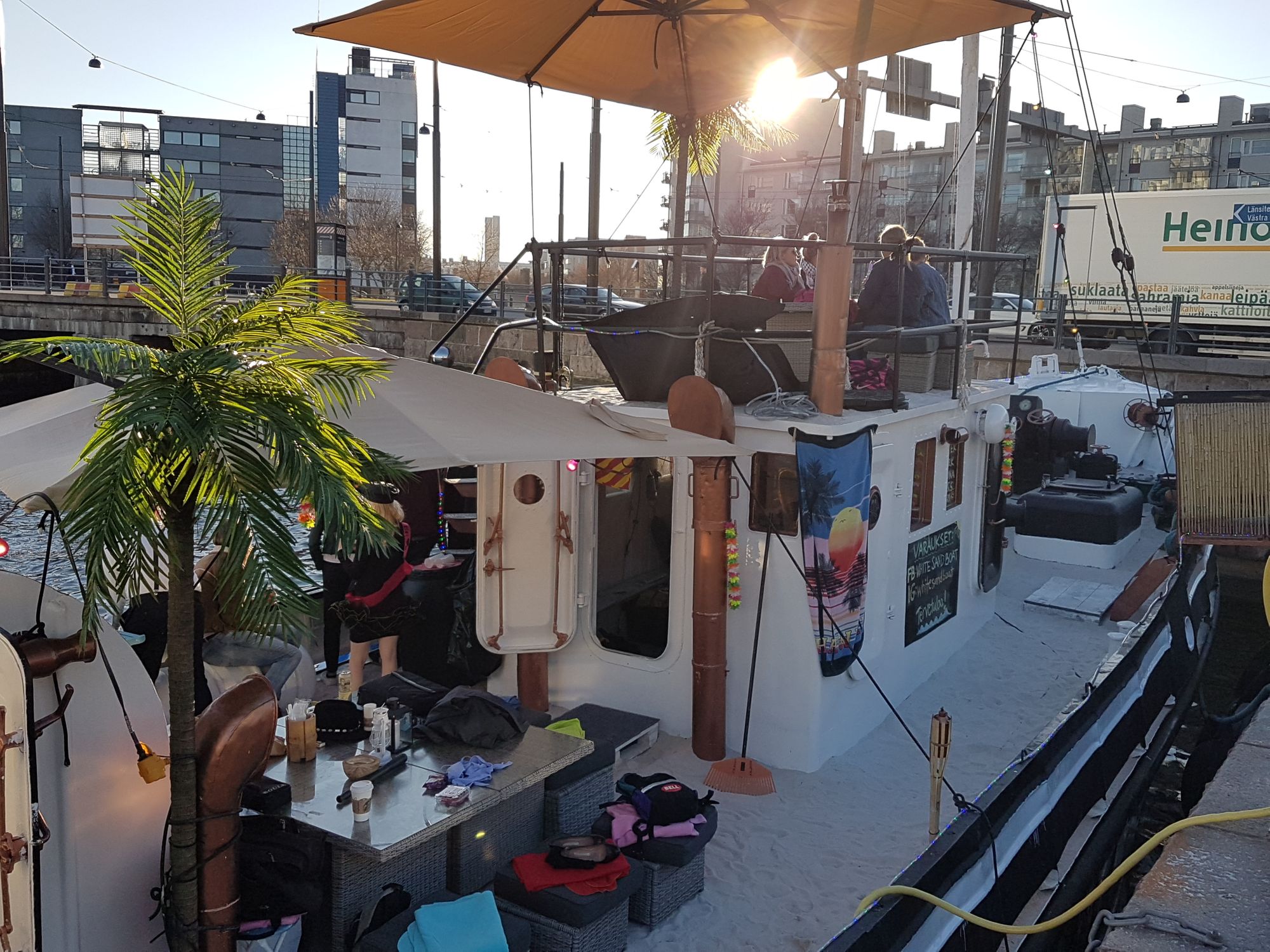 White Sand Boat - veneet ja laivat juhliin / Venuu.fi