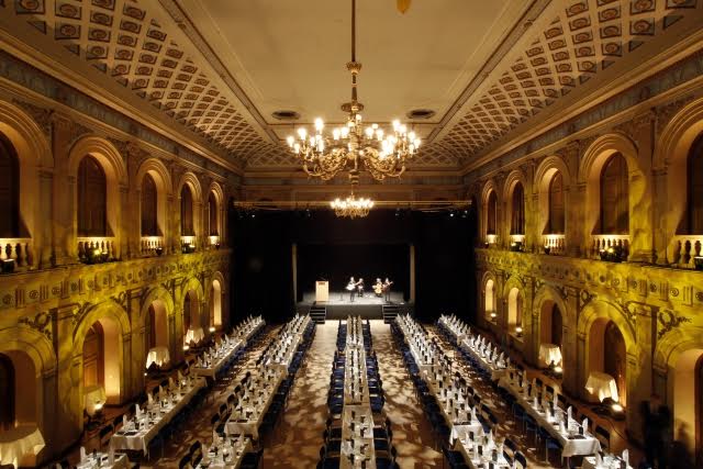 Vanha ylioppilastalo - tila hybriditapahtumaan ja livestriimaukseen / Venuu.fi