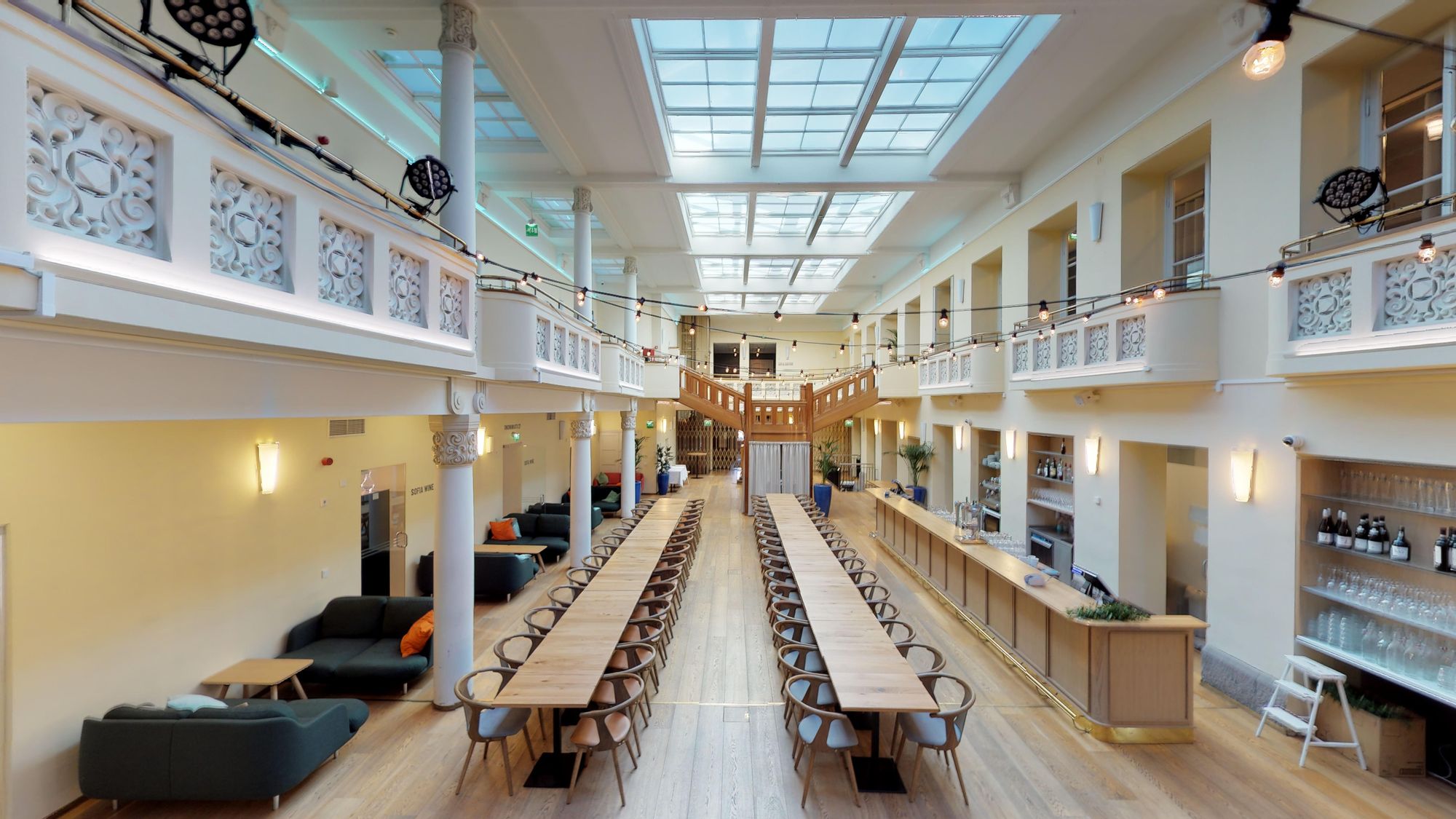 Sofia Helsinki / Kiseleffin sali - tila hybriditapahtumaan tai livestriimaukseen / Venuu.fi