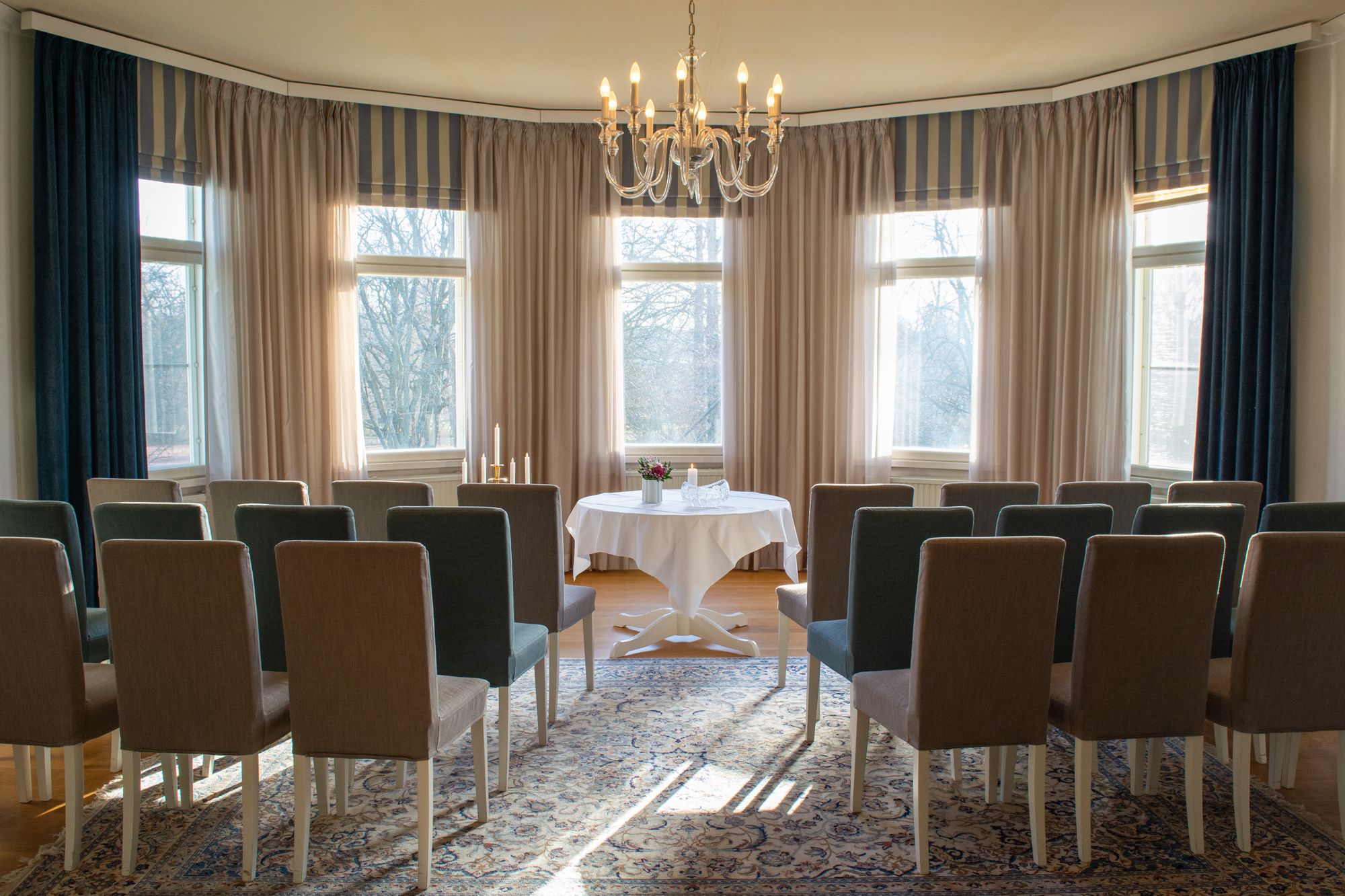 Juhlatalo Johtola – varaa pieni häätila helposti Venuu.fi:stä