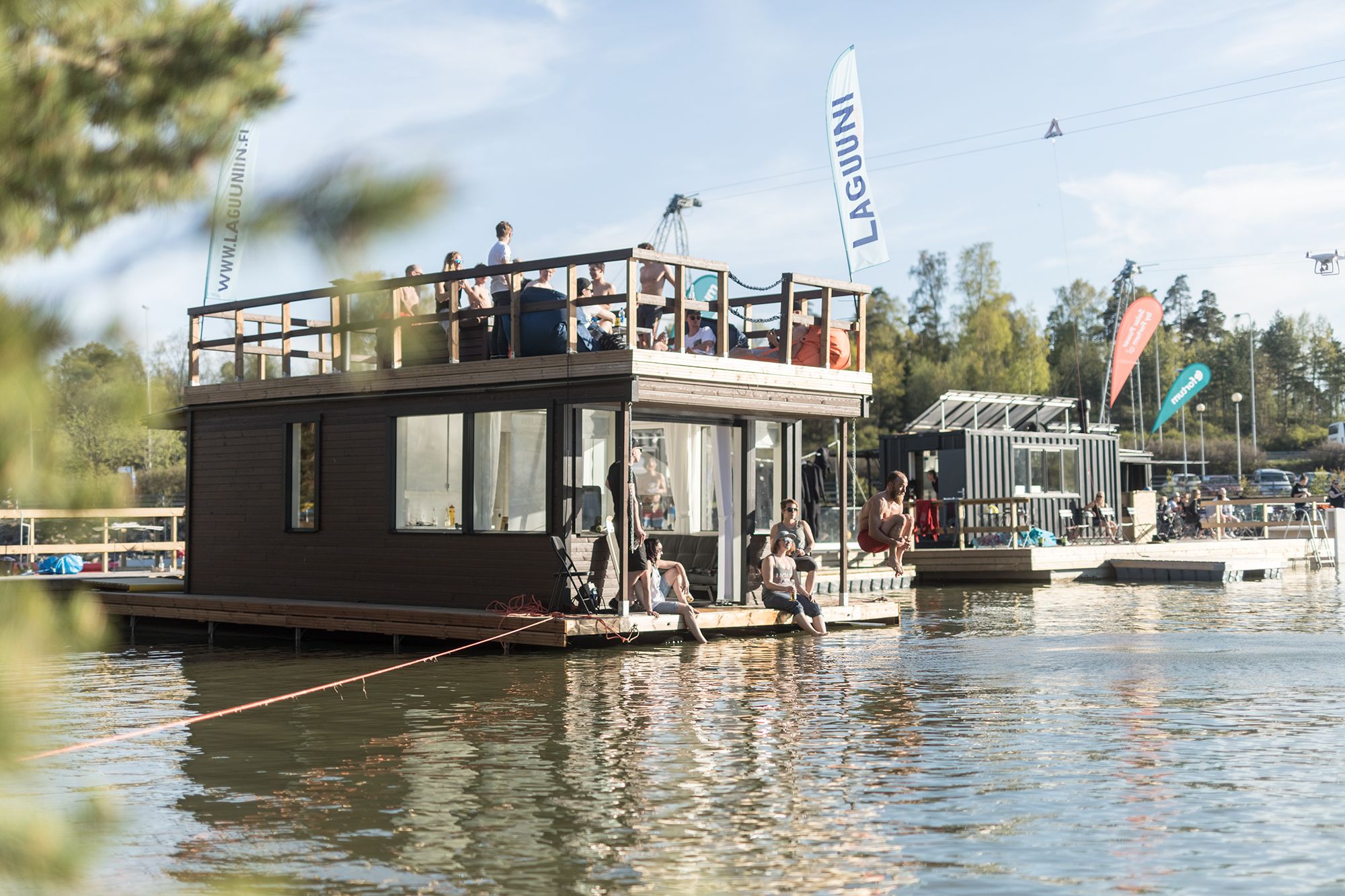 Vesiurheilukeskus Laguuni / Saunalautta – vuokraa saunalautta juhliin Venuu.fi:stä