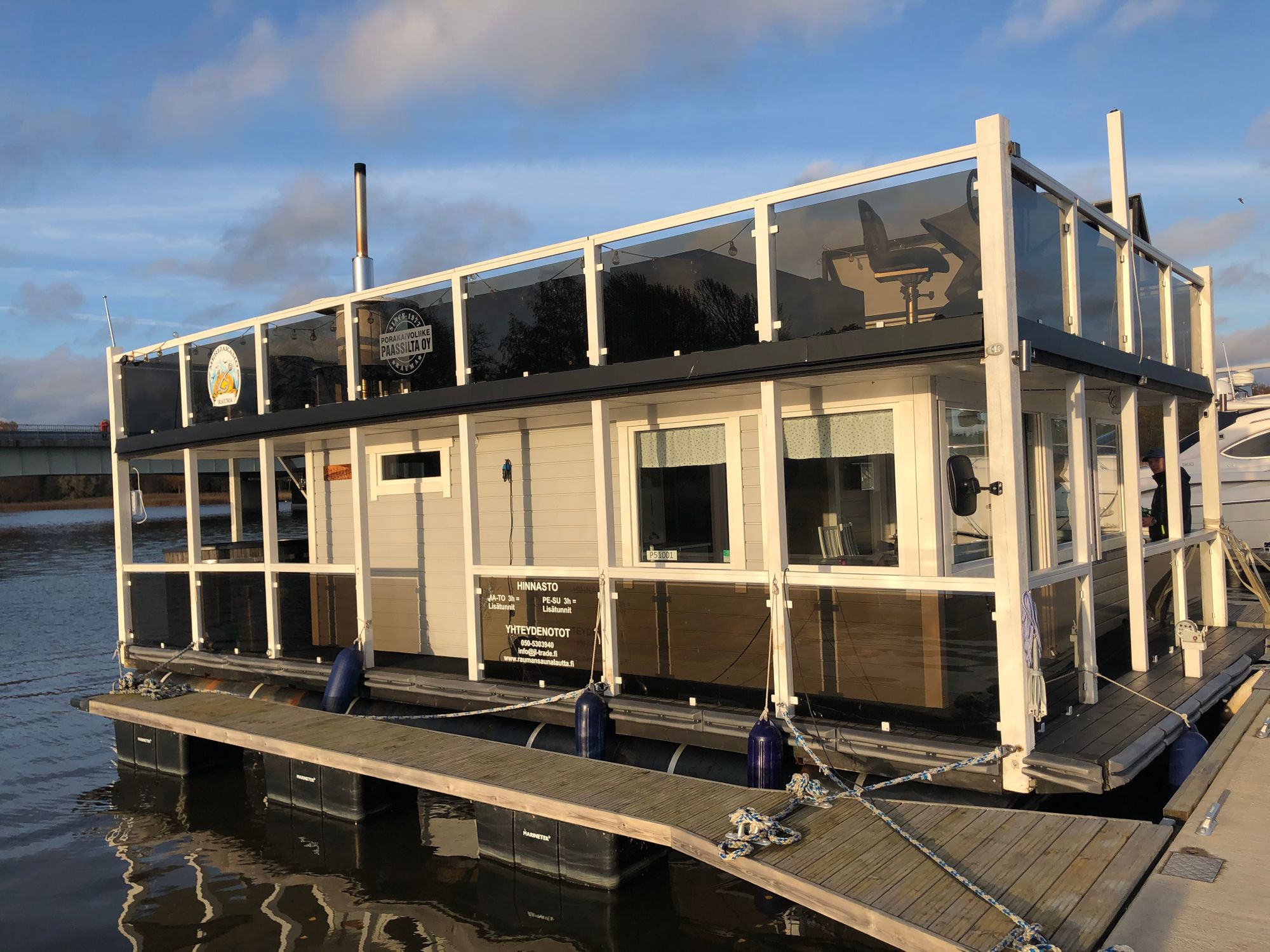 Saunalautta – vuokraa saunalautta Uudeltamaalta juhliin Venuu.fi:stä