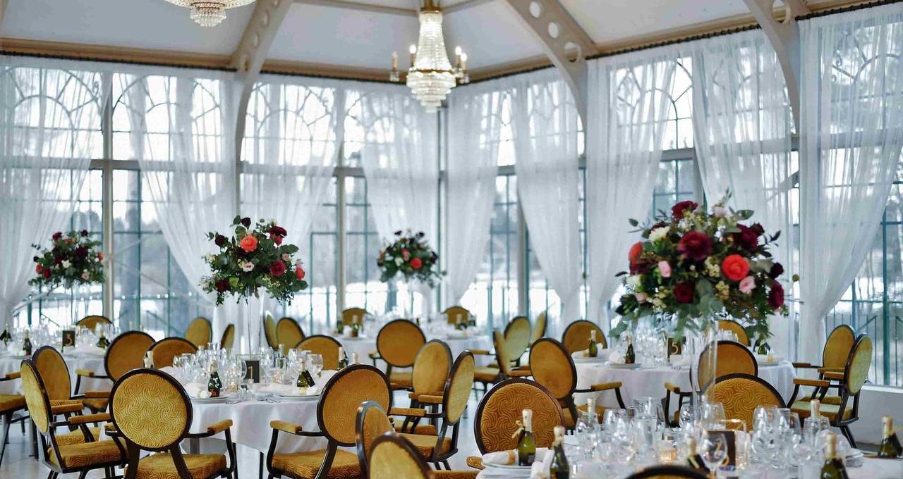 Hirvihaaran Kartano / Lasipaviljonki - hääpaikka - Venuu.fi