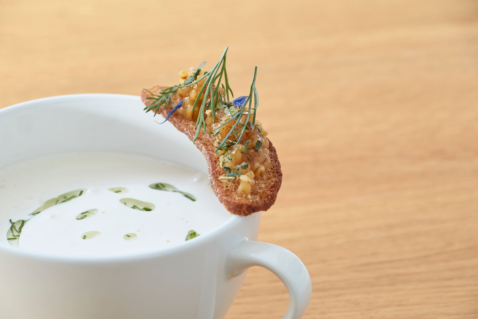 Korkealuokkainen Arto Rastas Catering sävähdyttää ammattitaitoisella otteellaan.