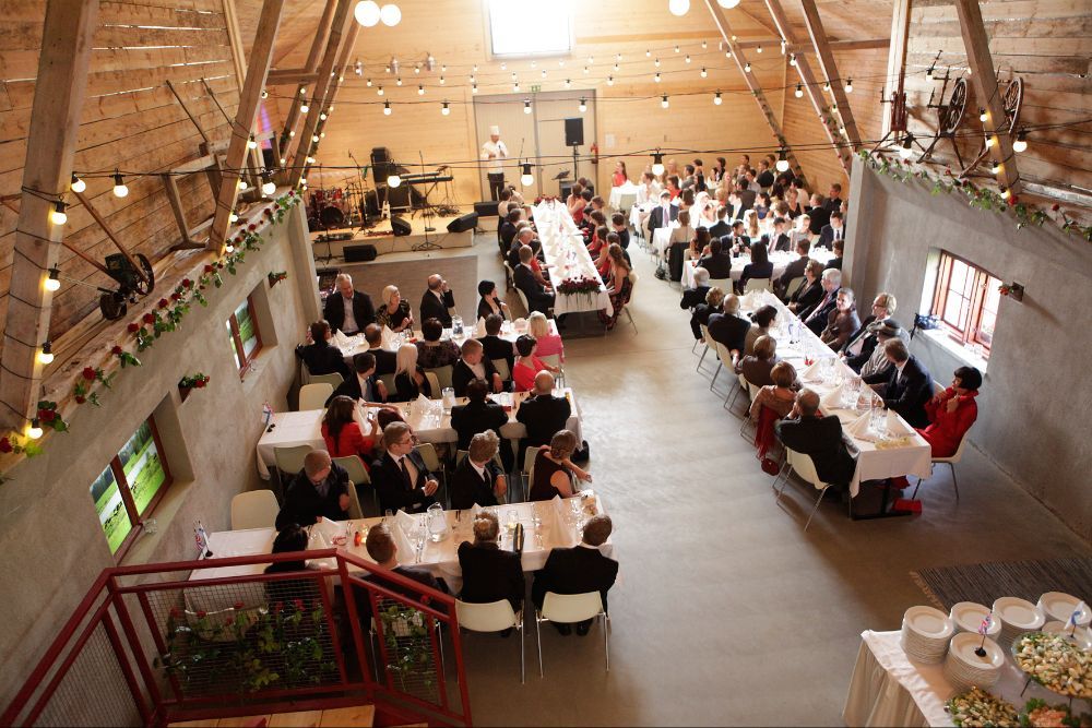 Ali-Marttilan ruusutila – Perinteisessä maatalossa järjestät unelmiesi rustiikkiset häät!