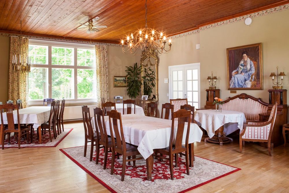 Backbyn Kartano – Suositussa kartanossa saat järjestettyä helposti omannäköiset häät!