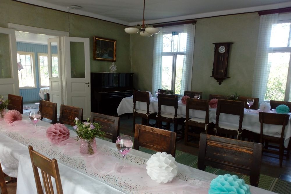 Kuralan Kylämäen kahvila Omena ja Kaneli –&nbsp;Ihastuttava hääpaikka tarjoaa oivalliset puitteet idylliseen rakkauden päivään!