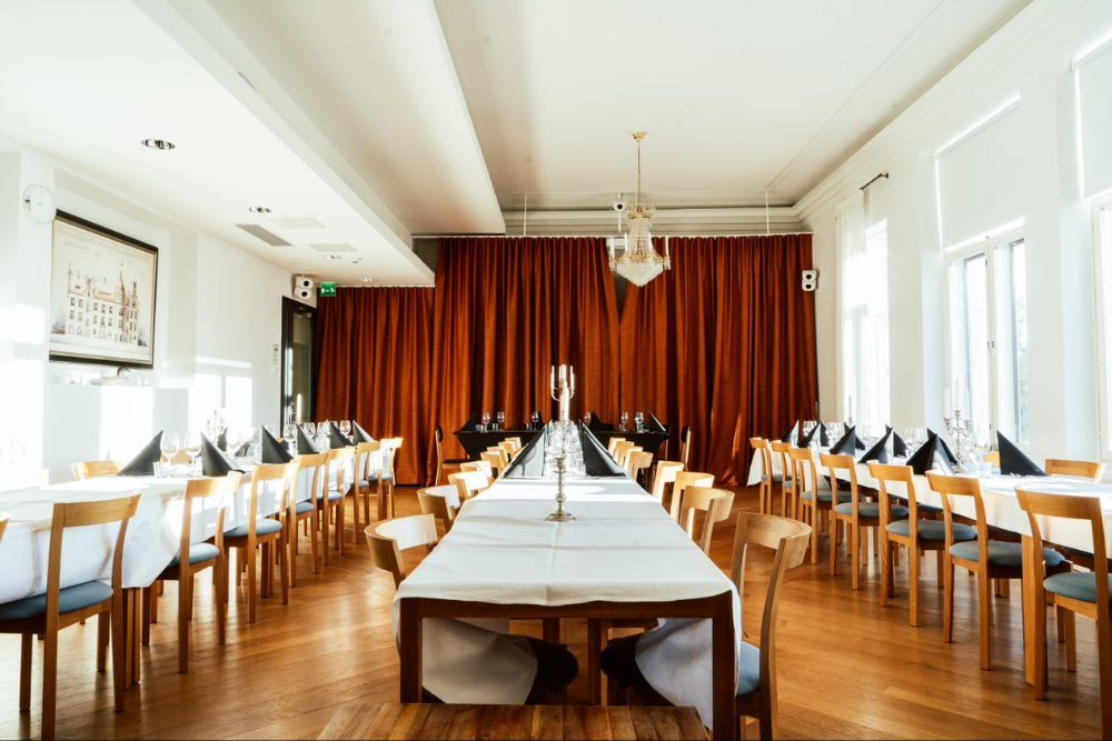 Regatta SPA Hotel – Neutraali hääpaikka luo ihanan merellisen tunnelman häihin.