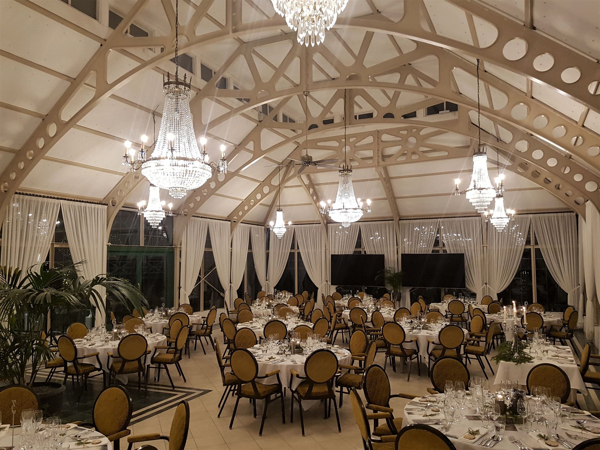 Korin juhlat / Puusepänsali - häätila / Venuu.fi