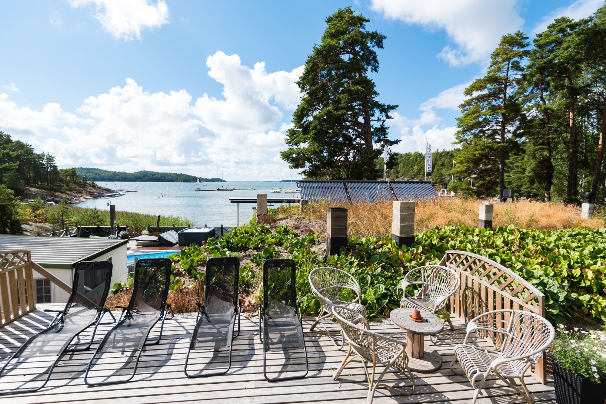 Viihtyisä Airisto Hill tarjoaa mökkimasemat saaristossa meren äärellä - Venuu.fi