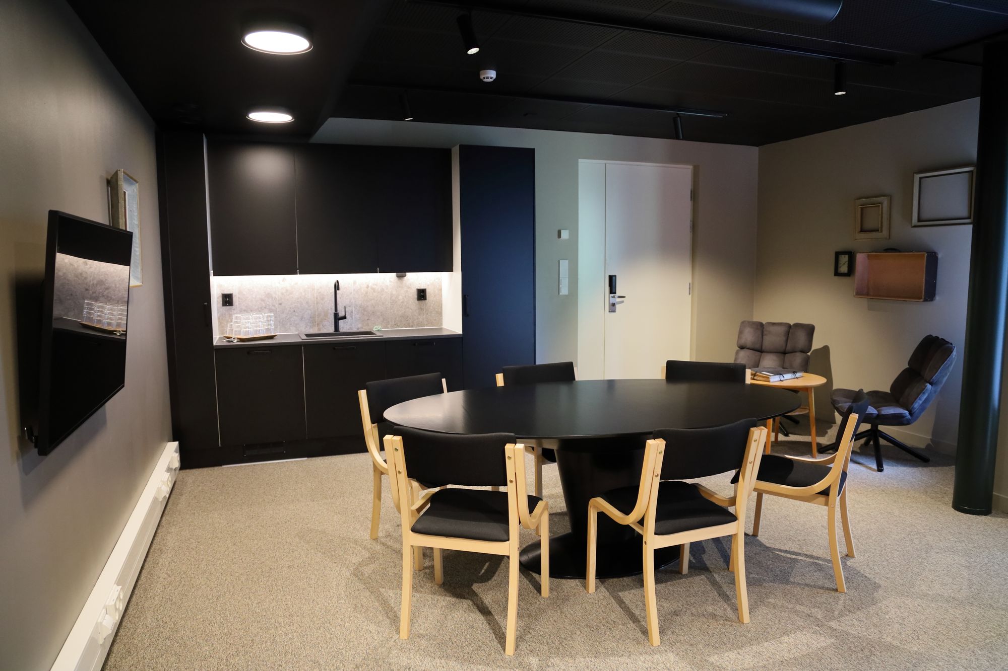 Haltia Lake Lodgen saunatila on nappivalinta suomalaista designia arvostavalle - Venuu.fi