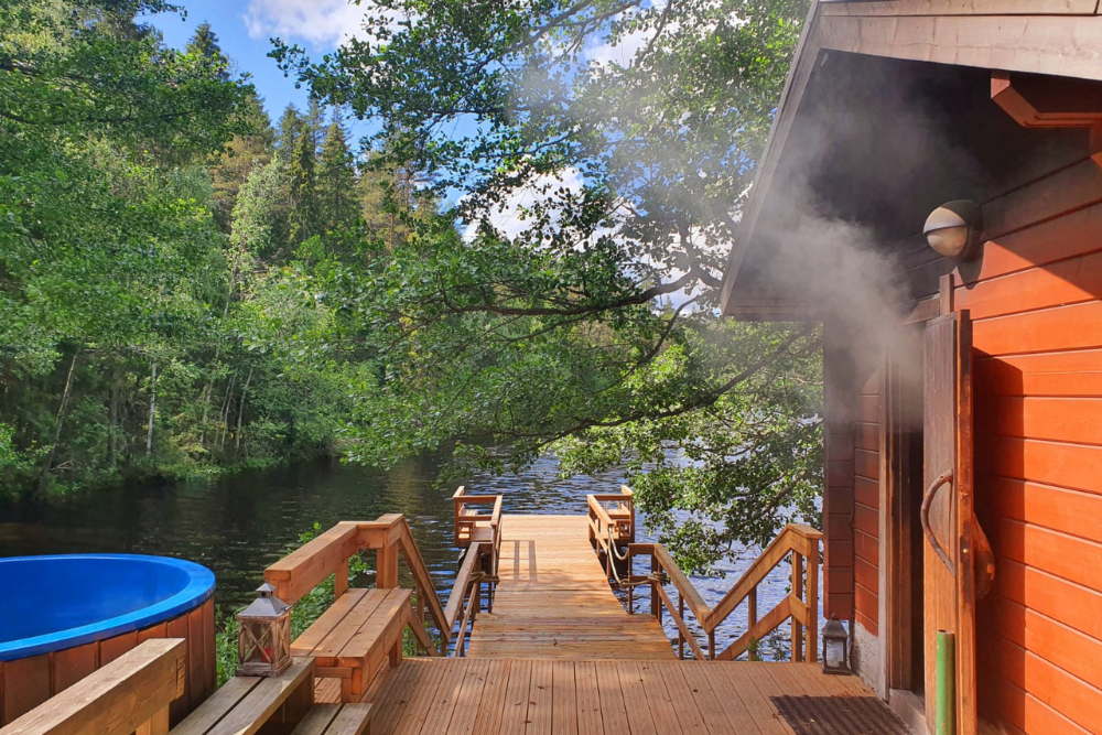 Perinteisen savusaunan löylyissä vietätte ikimuistoisen saunaillan - Venuu.fi
