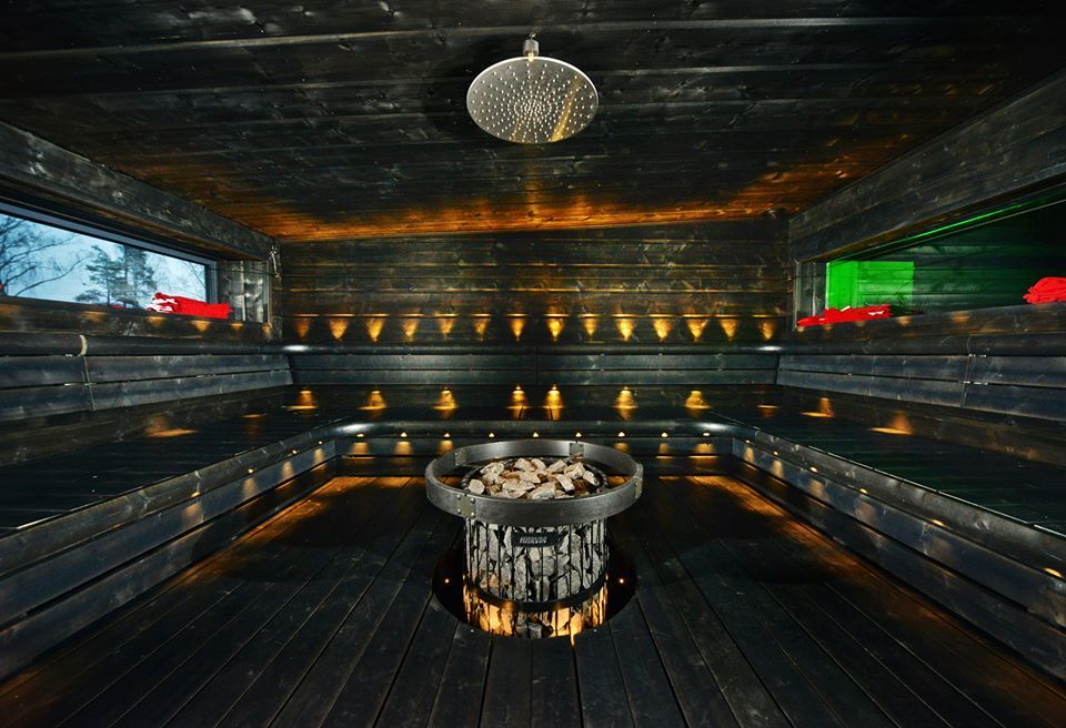 Erittäin tilava Raiskin saunatila mahduttaa jopa yli 100 henkeä viettämään iltaa - Venuu.fi