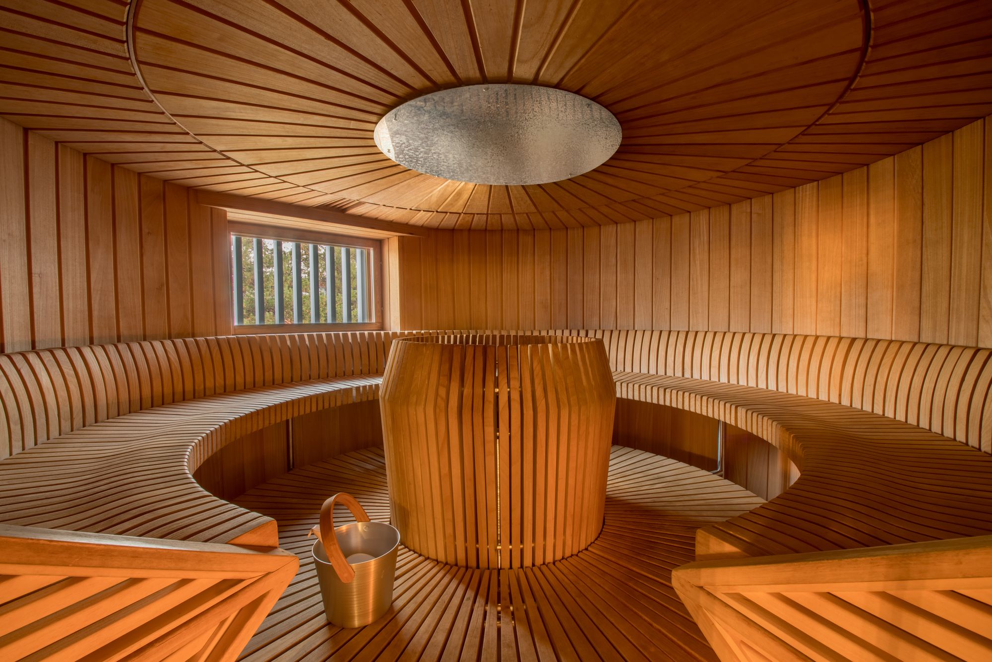 Juju Yrityskampuksen saunatilassa mahtuu koko porukka kerralla löylyihin - Venuu.fi