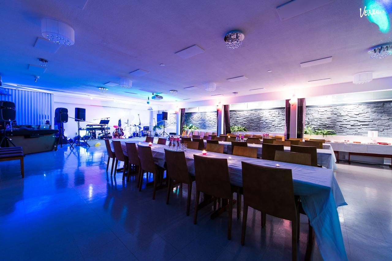 Avara juhlatila Juhlava tarjoaa reilusti tilaa unelmiesi juhlien toteuttamiseen