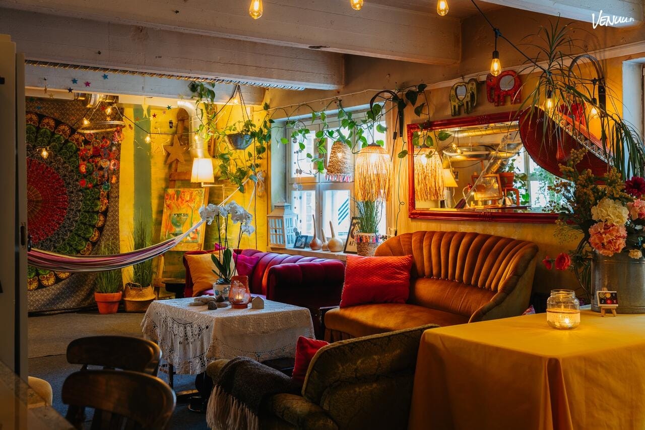Omata Art and Joy, luova ja viihtyisä juhlatila Hämeenlinnassa.