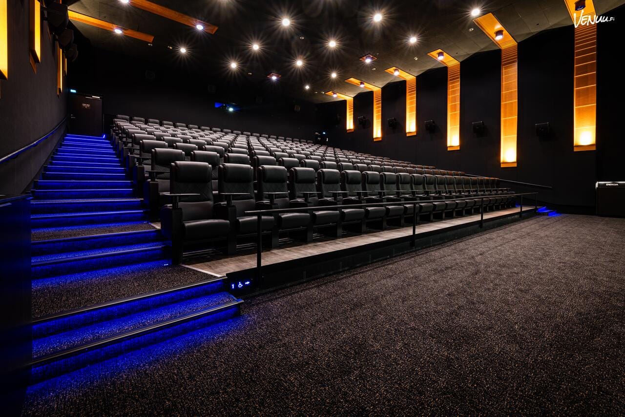 Finnkino Sellon moderni elokuvateatterisali Espoon Leppävaarassa seminaareihin ja yritystilaisuuksiin.