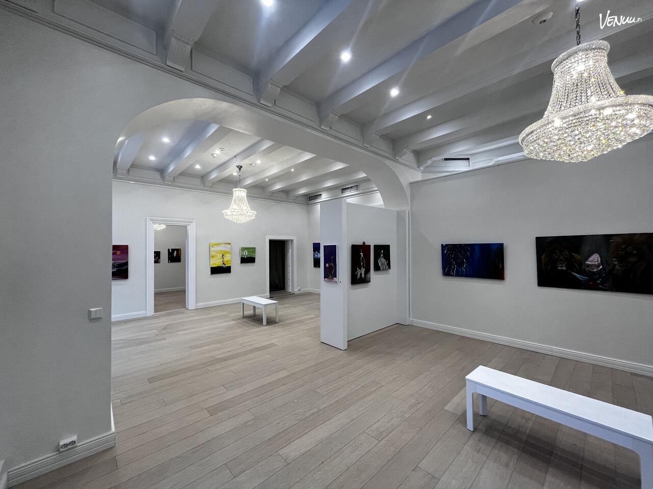 Galleria Dromigin tunnelmallinen taidegalleria Helsingin Katajanokalla näyttelyhenkisiin tapahtumiin ja avajaisiin.
