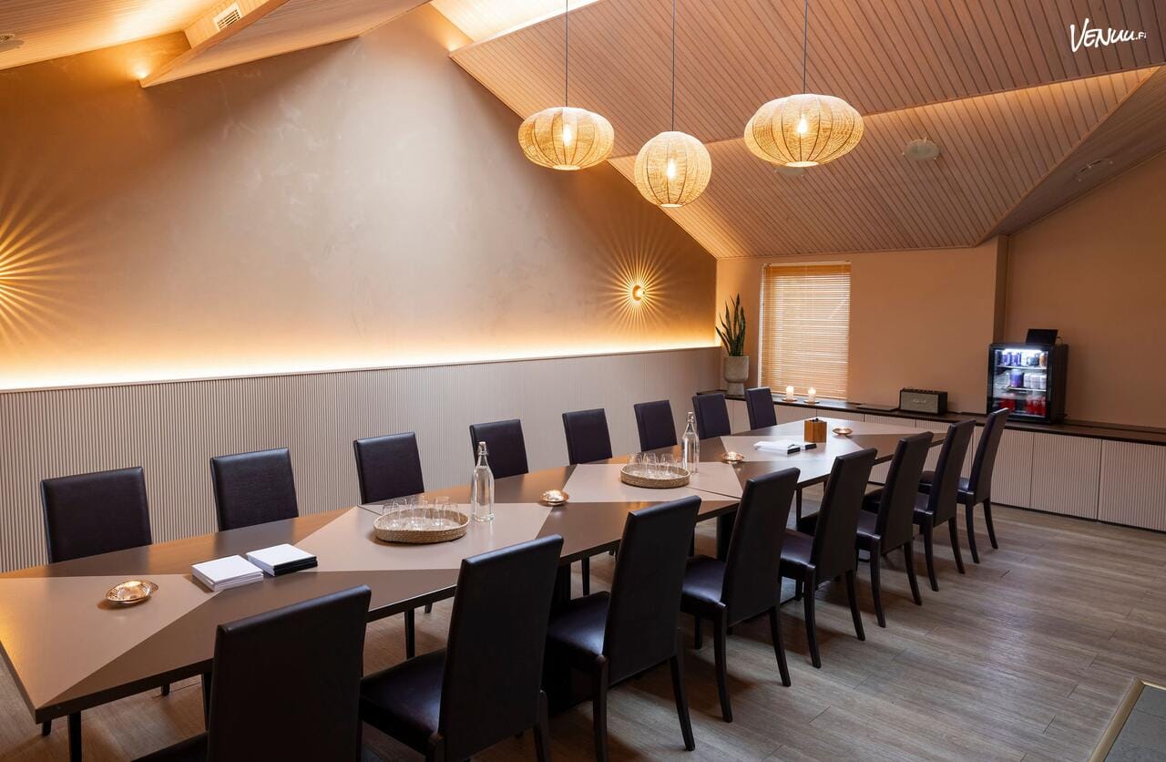 Korkeatasoinen Top Lounges Kattohuoneisto Eteläesplanadilla yritystapahtumiin ja edustustilaisuuksiin.