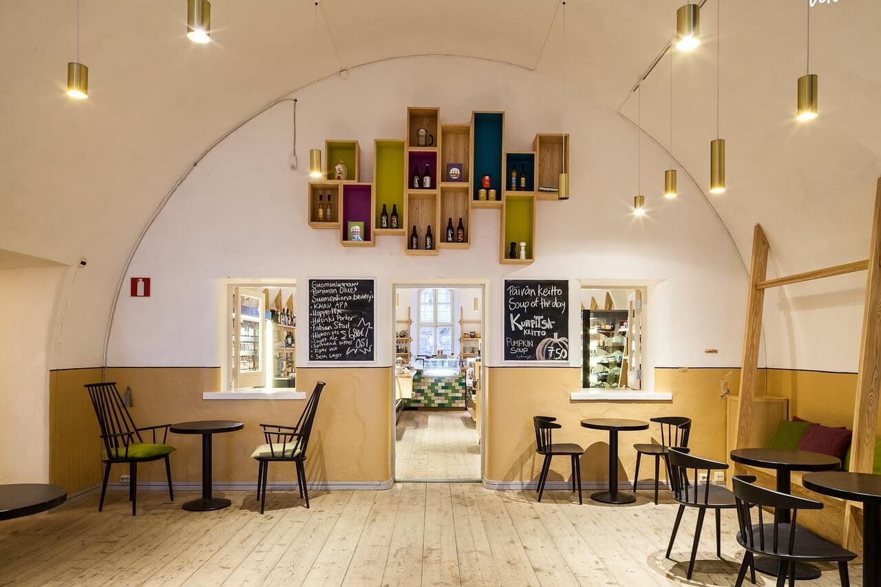 Suomenlinnassa sijaitseva merellinen Viaporin Deli & Cafe uniikkeihin juhliin ja tapahtumiin.
