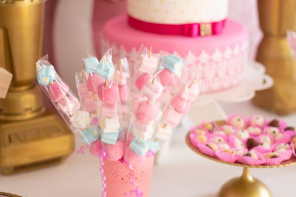 Ristiäiset tai nimiäiset tulossa? Upeat ideat ristiäisiin!