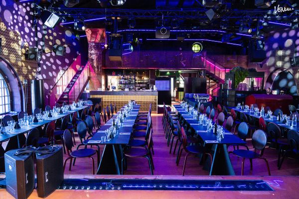 Pikkujoulut Tampere: tilat, ohjelma ja palvelut upeaan iltaan