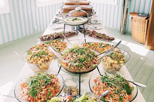 Parhaat pitopalvelut Kaarinassa: 7 vaihtoehtoa juhliin ja tapahtumiin