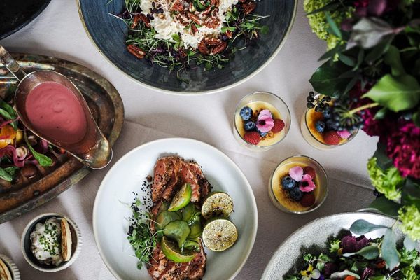 Löydä hyvä catering Pääkaupunkiseudulta: katso 15 suosittua pitopalvelua