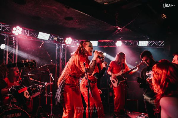 Tässä 9 bilebändiä Jyväskylässä – löydä täydellinen esiintyjä juhliin!