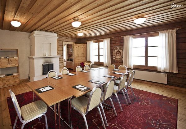 Järjestä onnistunut kokous Hämeenlinnassa: 10 inspiroivaa kokoustilaa