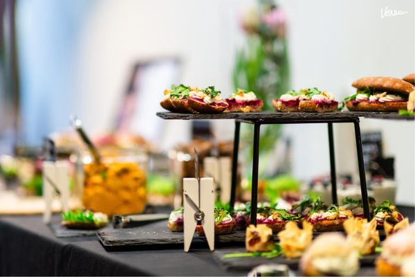 6 herkullista pitopalvelua Raisiossa – löydä parhaat tarjoilut juhliin