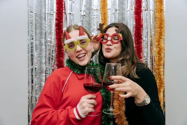 Pikkujoulut Jyväskylässä: parhaat juhlatilat, ohjelmat ja palvelut