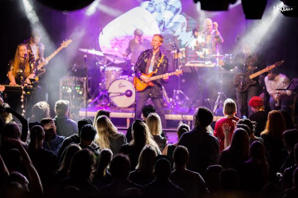 Helsingin hääbändit: 10 kokoonpanoa, jotka nostavat tunnelman kattoon