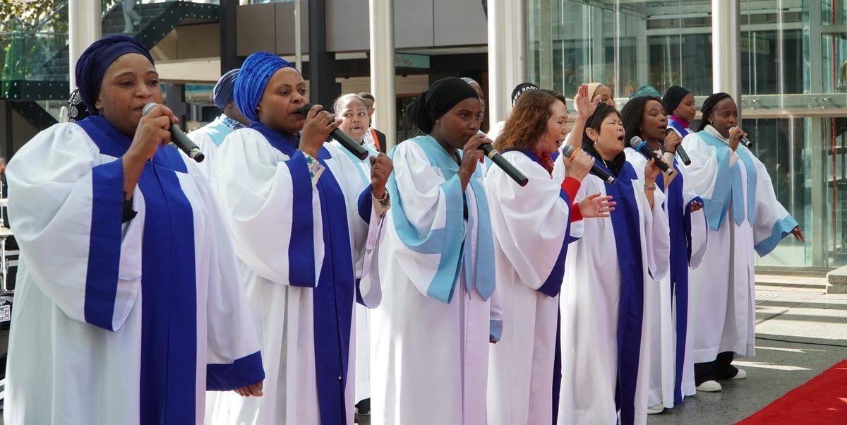 Hundreds gather at Forrest Place for Perth Worship Festival — evening session at Foster Park to follow