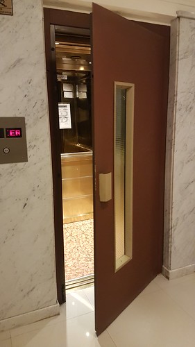 Hinged door elevators, Bristol Hotel, Buenos Aires
