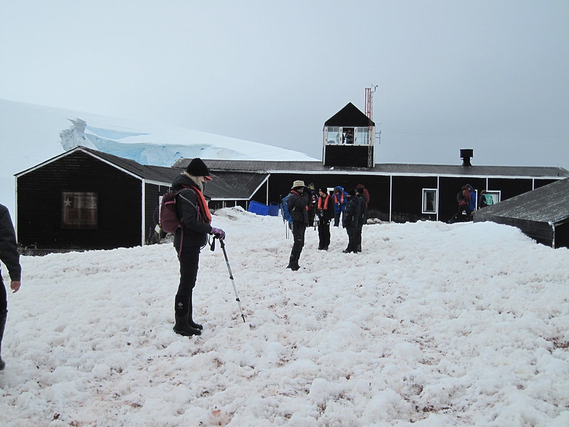 Gonzalez Videla Station