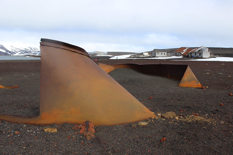 Contour not by Richard Serra - Deception Island - Whalers Bay