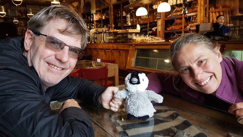 RAMOS GENERALES Me Jenni and Pinguino Jorge