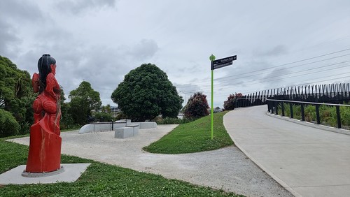 Karaka Esplanade Reserve Path