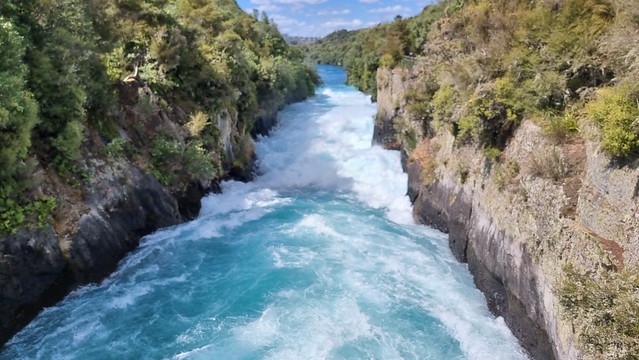 Hūka Falls