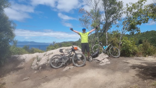 Buzz conquers Otaketake